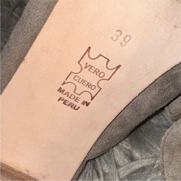 RARE Huma Blanco Pointed Toe Mule Block Heel Bone Grey Size 39 EU - Picture 8 of 10